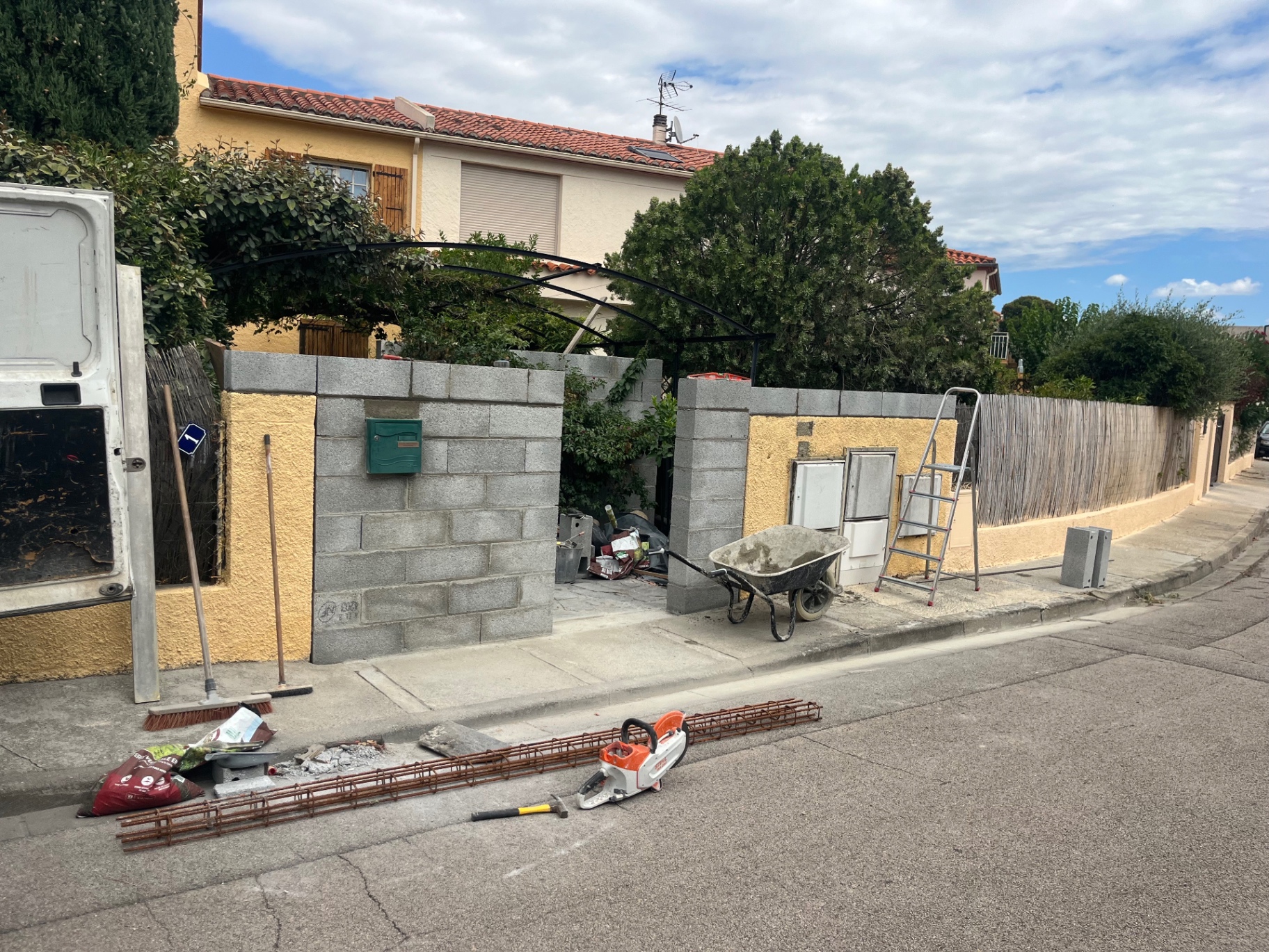 Surélévation de clôture — BP Construction 66 Pyrénées-Orientales